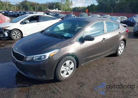 2018 Kia Forte Lx z USA, uszkodzony, nr VIN 3KPFK4A79JE197248